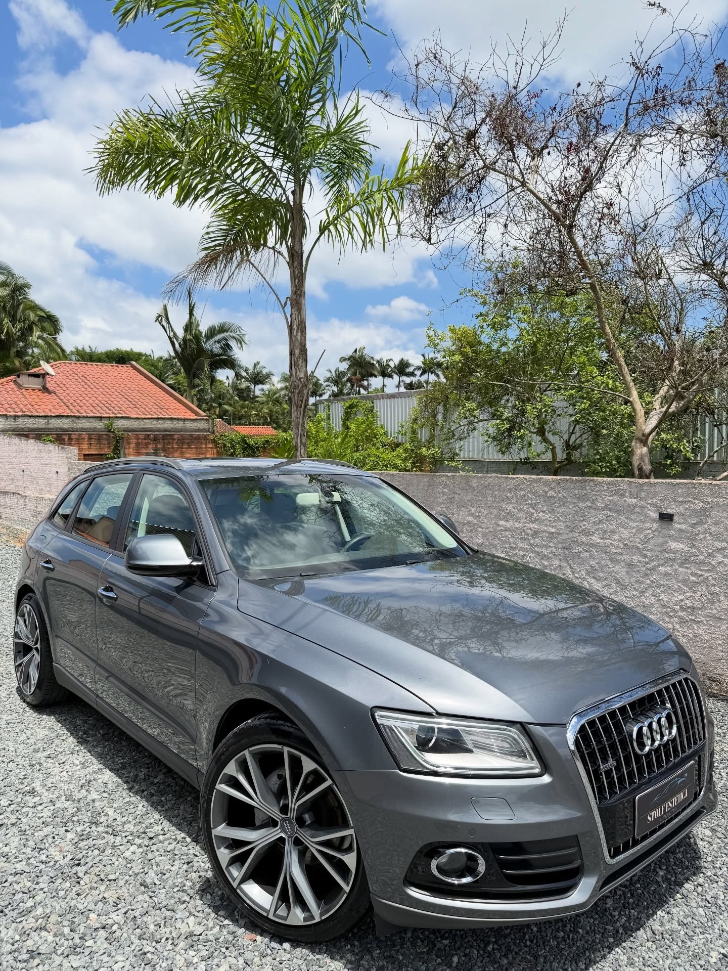 Audi cinza finalizado após serviço de estética automotiva